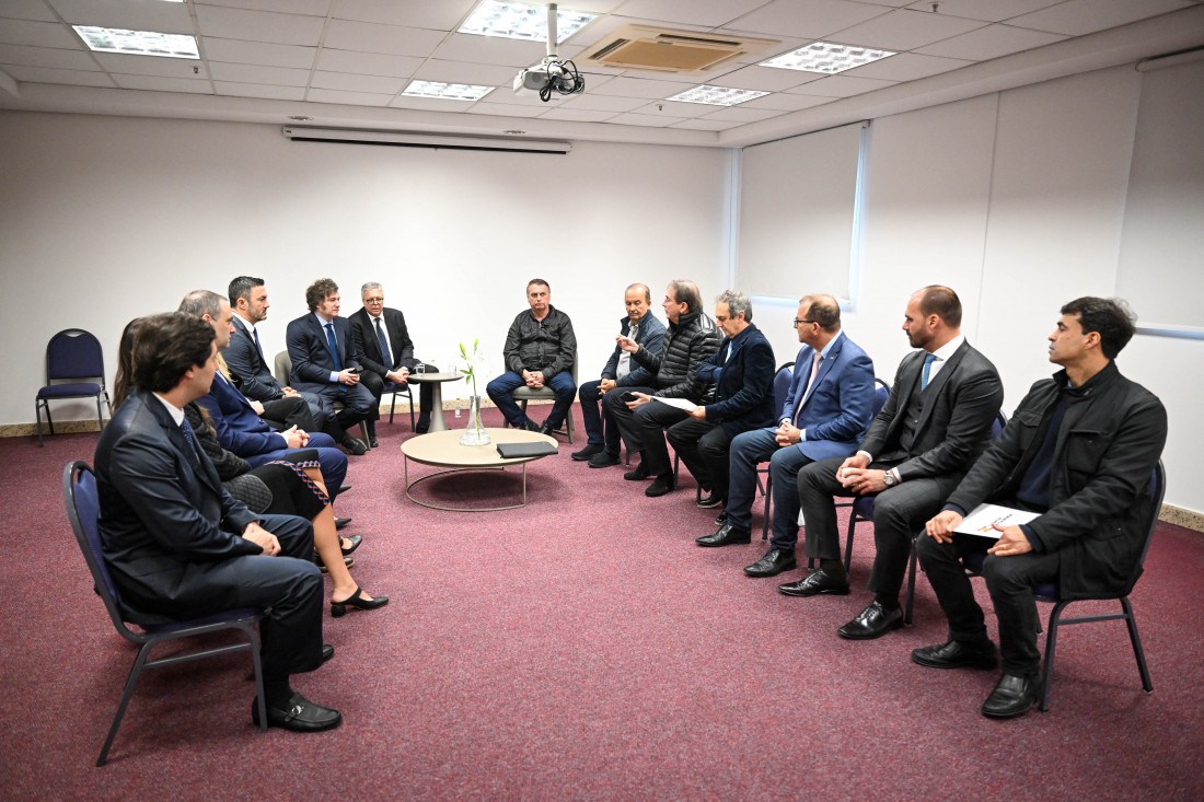 Encontro com Milei reuniu empresários catarinenses, o governador Jorginho Mello e outras lideranças políticas, como o ex-presidente Bolsonaro