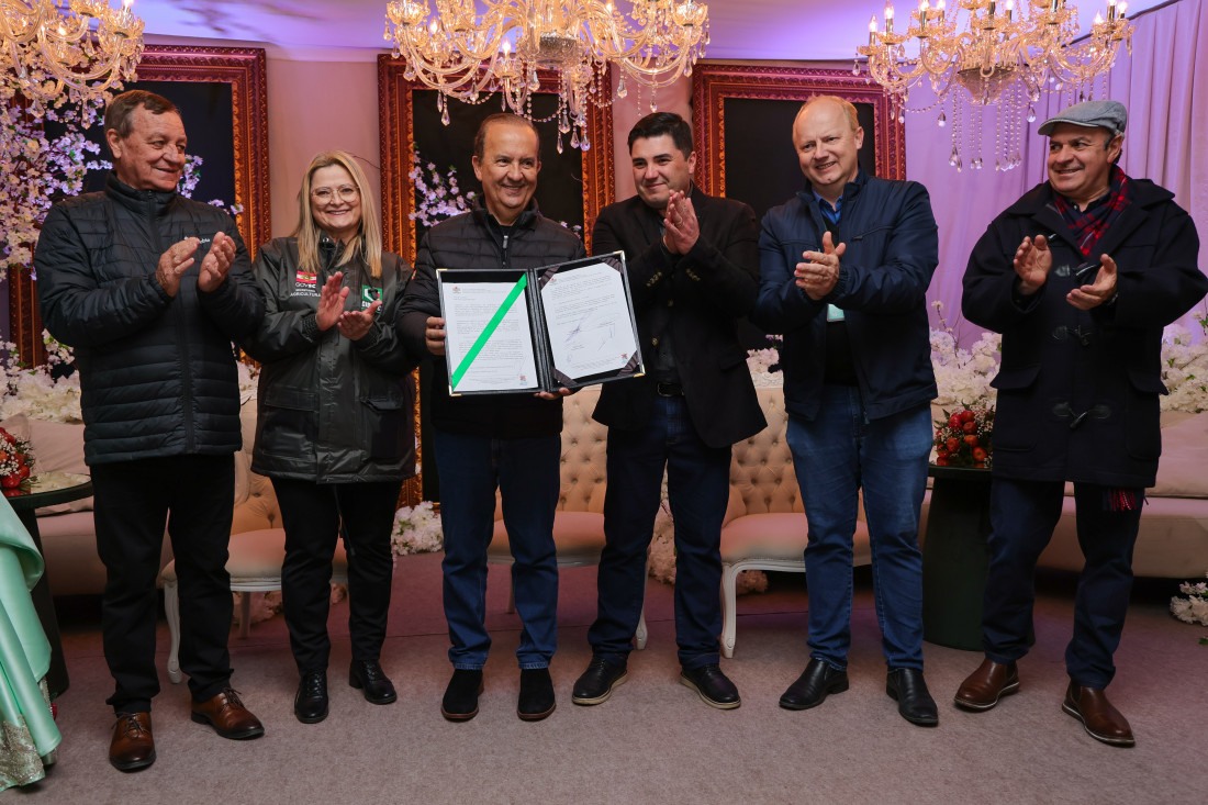 O evento contou com o lançamento de dois livros consolidados pela parceria entre a Epagri e o Sebrae/SC,