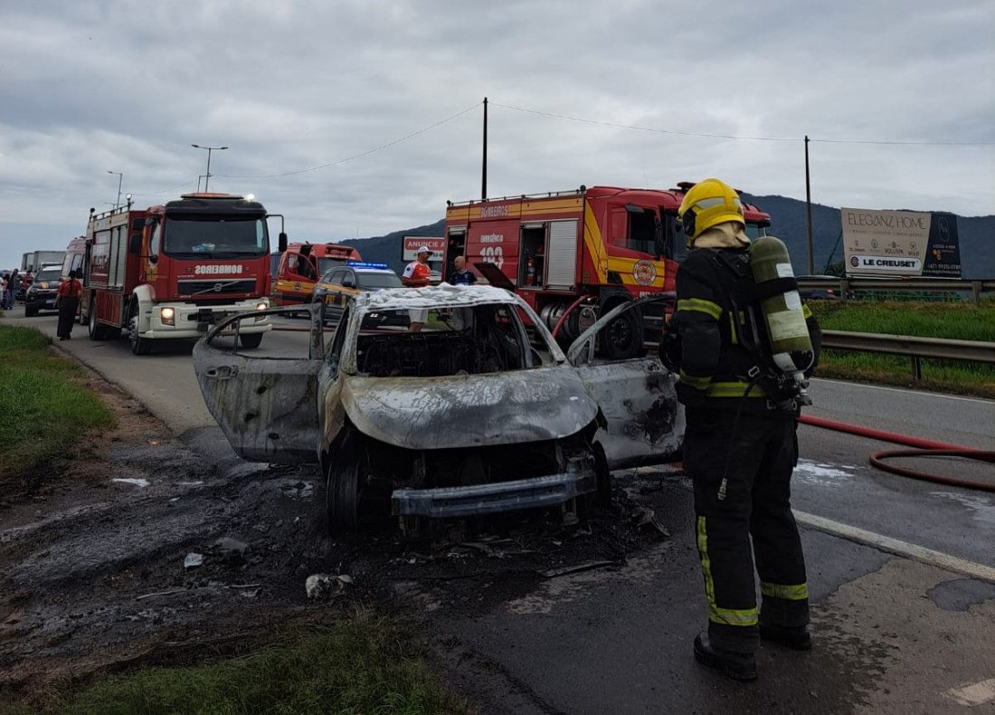 Trecho da BR-101 liberado durante a tarde de sábado, 19.