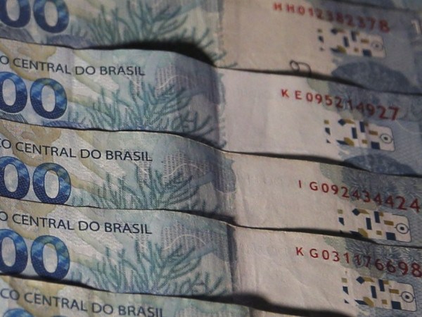 Mercado financeiro eleva previsão da inflação de 4,62% para 4,64%